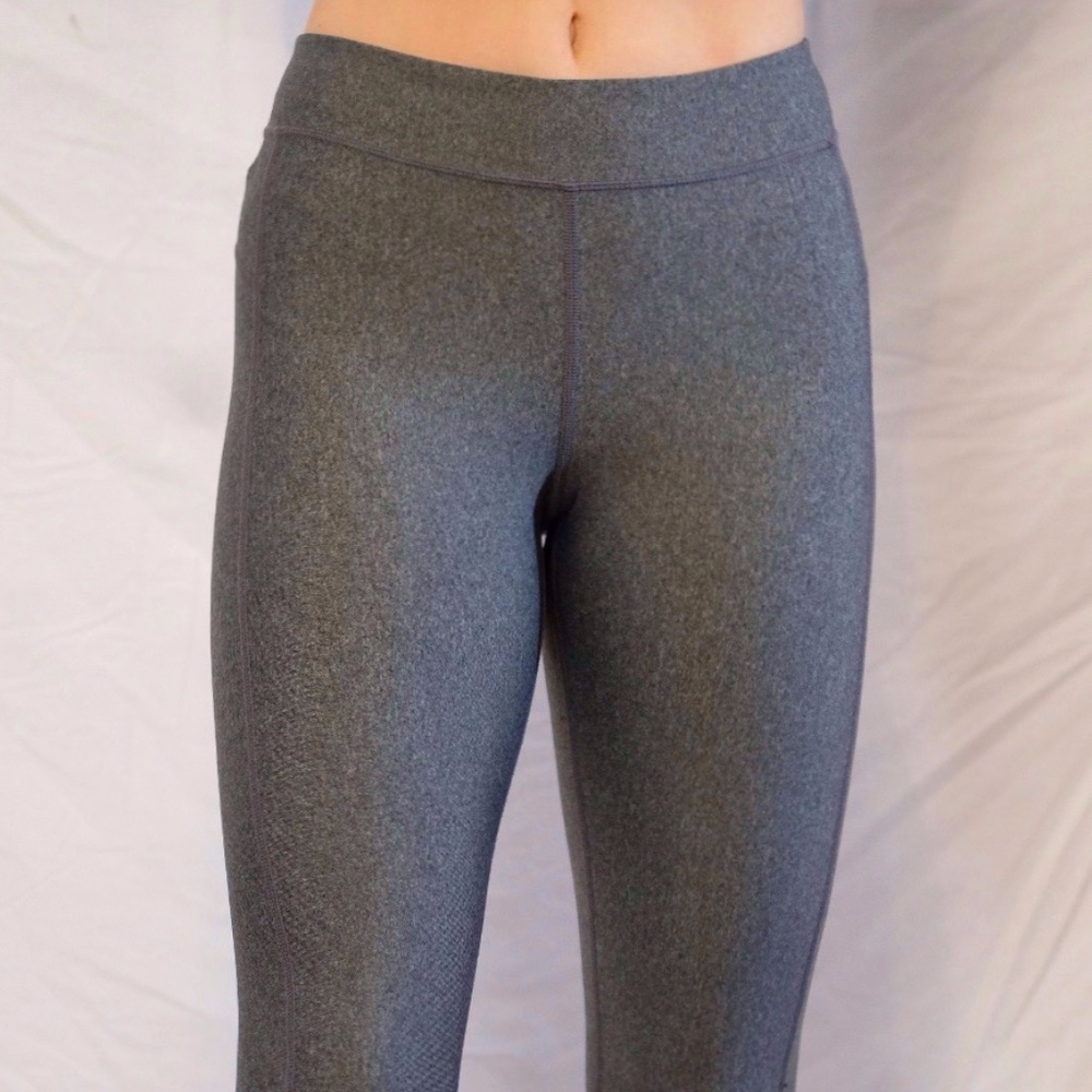 Under Armour Women’s HeatGear Capri Leggings- Gray